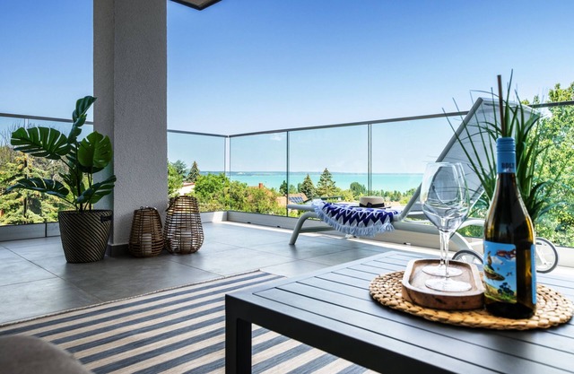 Lake Spirit Boutique Apartments