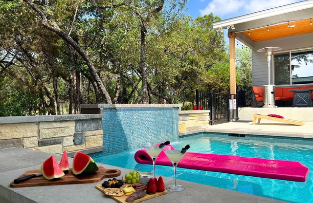 Lake Travis Lago Vista Pool, FirePit, Fishing-Boat