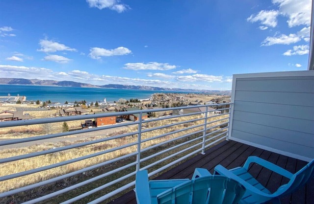 Lake View Condo 942# 4, amazing views of Bear Lake