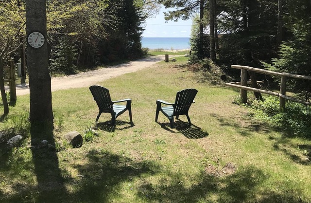 Lake View Cottage on Beautiful Sand Bay