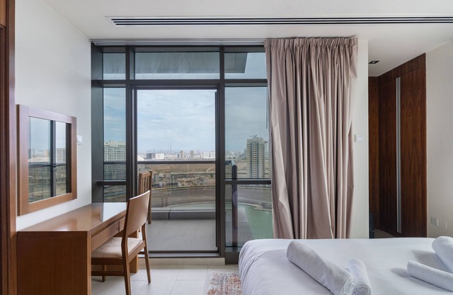 Lake View One Bedroom at Spirit Tower, Sports City