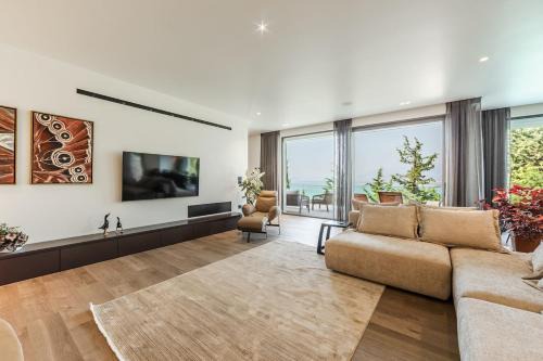 Lake Whisper Villa