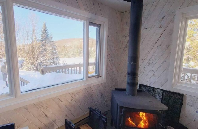 Lakefront beautiful chalet - 5 min to ski resort