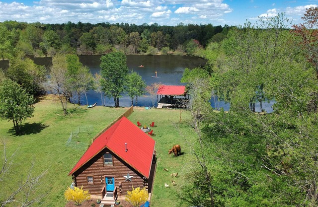 Lakefront Cabin - Farm Animals - Fish, Swim, Boat, Hike/Bike 5+Miles Trails