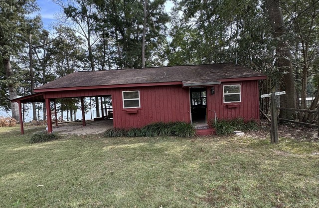 Lakefront cabin