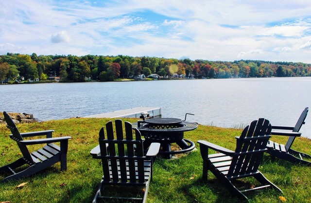 Lakefront Charming Cottage Retreat, Bethlehem CT
