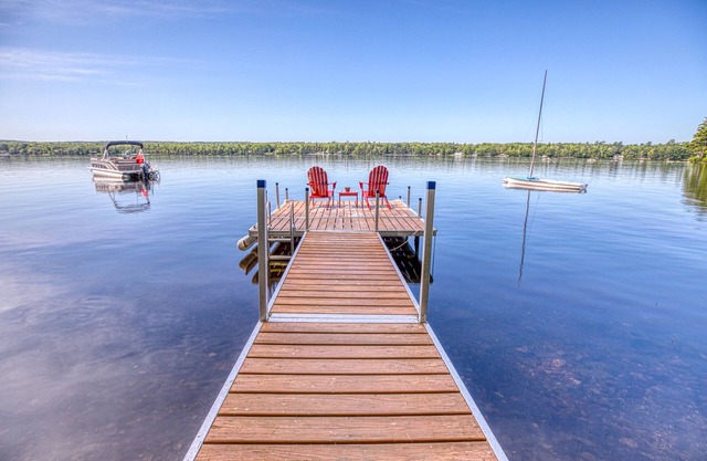 Lakefront compound consisting of 3 cottages - close to Acadia