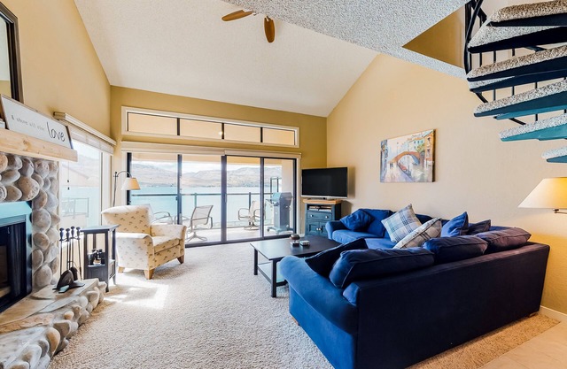 Lakefront Condo + Loft w/Private Buoy, Shared Pool & Hot Tub and High-Speed WiFi
