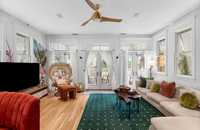Lakefront Downtown Carillon Beach with 4 POOLS!