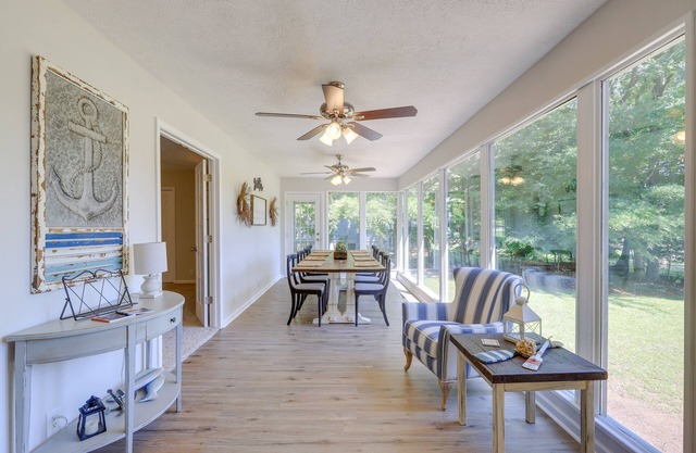Lakefront Eatonton Escape w/ Dock & Fire Pit!