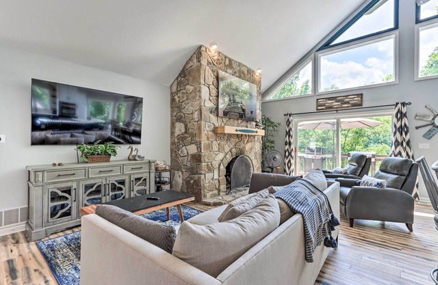 Lakefront Family Retreat in Osage Beach!