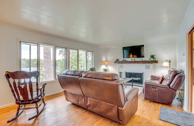 Lakefront Home w/Fire Pit in Eagle River