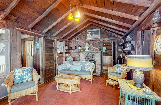 Lakefront home with private hot tub, dock, boat lift & firepit - 2 dogs welcome