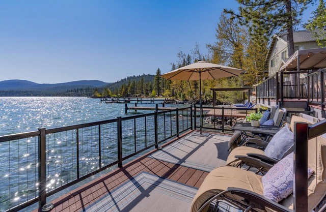 Lakefront | Hot Tub | Buoy | Game Room | Walk to the Beach (Steeple)