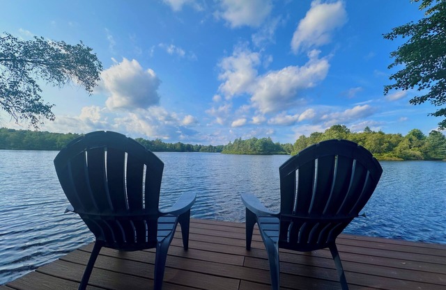 Lakefront House with Water Toys : close to Camelback, Kalahari, Casino, Hiking!
