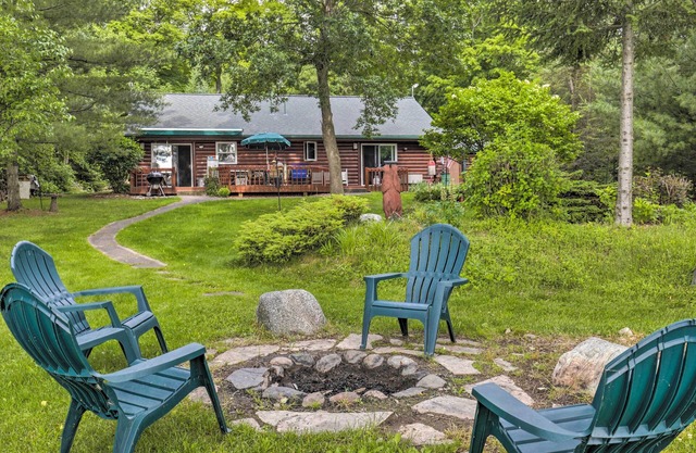 Lakefront Phelps Cottage w/Private Boat Dock