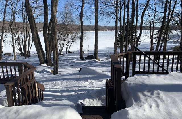 Lakefront Poconos, Private beach, kayaks, rowboat, paddleboards and paddleboat