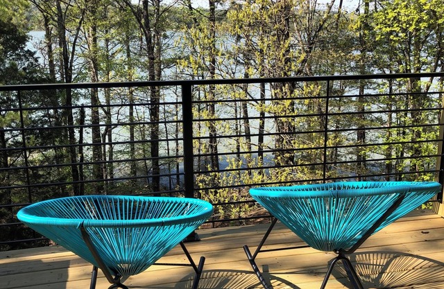 Lakefront property on Greer’s Ferry Lake