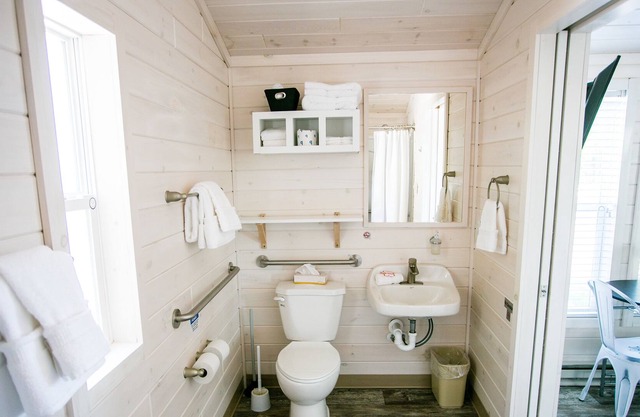 Lakefront Property Two Bedroom Cabin #34 at Long Cove Resort - Flexible Cancellation! by RedAwning