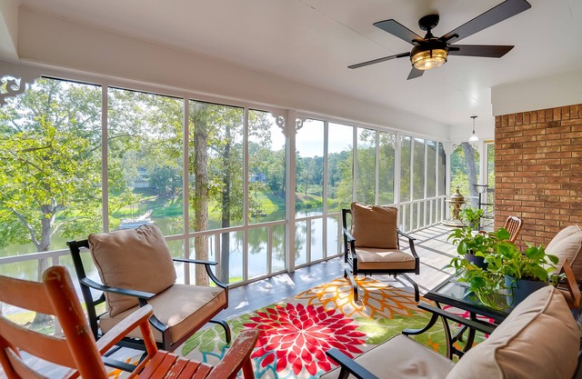 Lakefront Retreat in Jefferson w/Screened Porch!