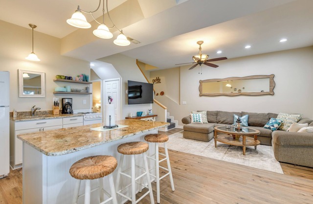 Lakefront Retreat w/Dock, Patio & Grill in Bracey