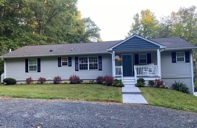 Lakefront Single Family Home - Minimum 30-day rental
