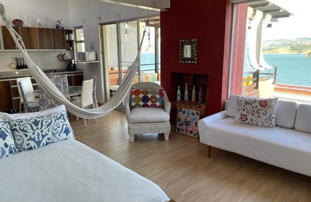 Lakefront Villa at Lake Calima: Comfort, Stunning Views & Water Sports Paradise