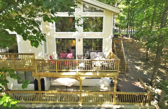 Lakefront with Kayaks, Canoe, Wood-Burning Fireplace, Pool, Hot Tub, and FirePit