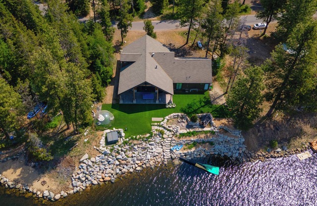 -Lakehouse-Lake Tramp-Hot Tub-Sauna-Climbing Wall