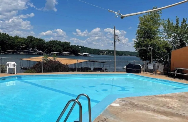 Lakeside Stay for Two by Wet Feet Retreats