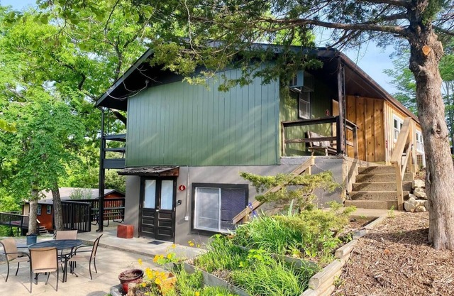 Lakeside Condo | Calm Waters Resort | Boat Slips & Rentals | FREE Kayaks & Paddleboards | Guided Fishing & Lake Tours!