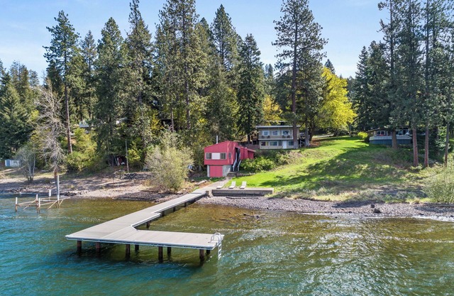 Lakeside Serenity | Retro Cabin | Great Dock | Private Suite