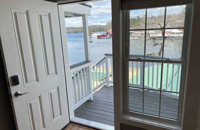 Lakeside Suite with Private Association Beach
