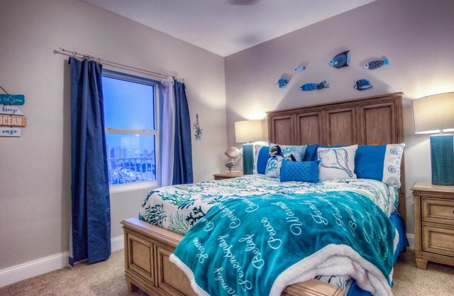 Laketown 1428 - Fantastic Location and Amenities