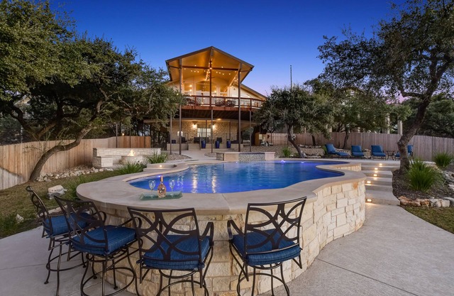 LakeTravis Waterfront~BoatDock~Swimming Pool~Hot Tub~PICKLEBALL/Basketball Court