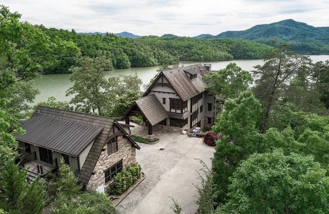 Lakewood Pointe and Guesthouse - Free Railroad Admission + Majestic Views +