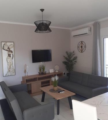Lakis house