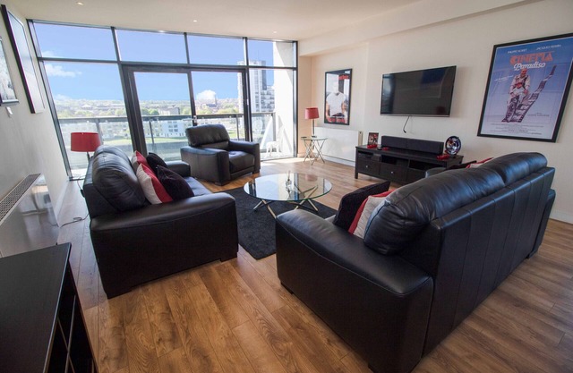 Lancefield Quay - SECC & Hydro Arena, parking available