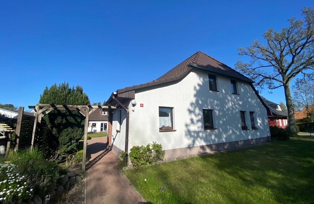 Landhaus Mähl nur Haupthaus mit Sauna und Großem Garten und Pkw-stellplätze - Ostsee Landhaus Mähl