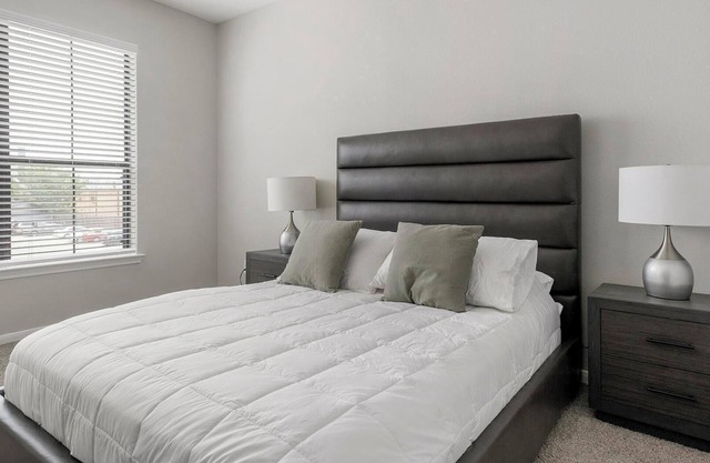 Landing | Amazing 1BD, Pool, Gym