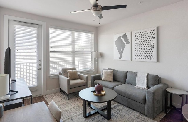 Landing | Amazing 2BD, Pool, Clubhouse