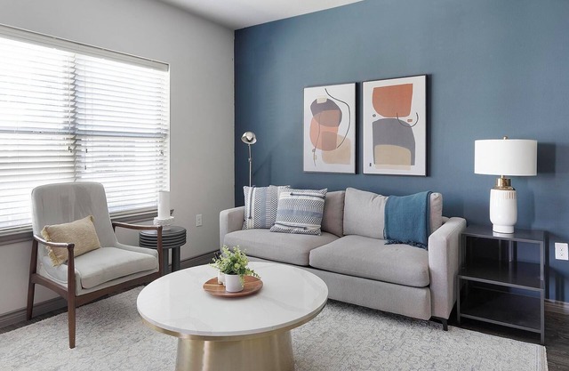 Landing at Bottle House on Main - 2 Bedrooms in.