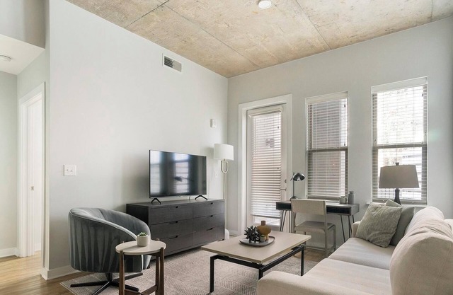 Landing at Foster on the Park - 2 Bedrooms in D.