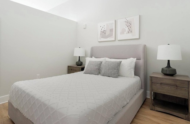 Landing at Foster on the Park - 1 Bedroom in Do.