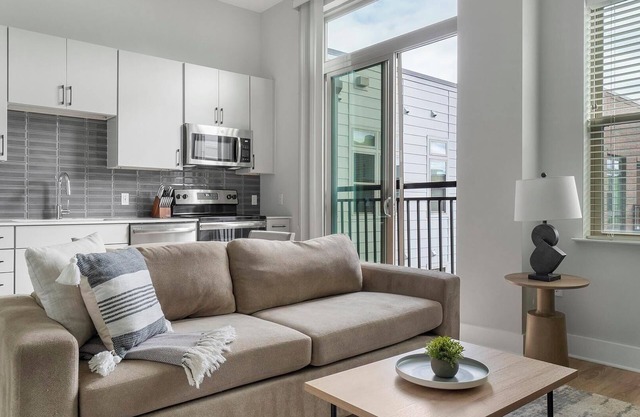 Landing at Foster on the Park - 1 Bedroom in Do.
