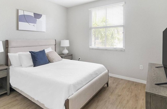 Landing at Solero Plantation - 2 Bedrooms in Downtown Plantation