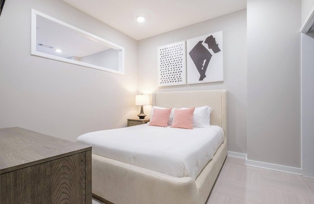 Landing at The 600 - 1 Bedroom in Fountain Heights