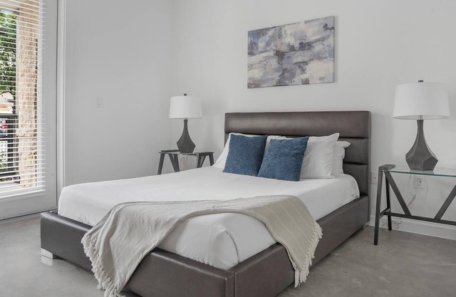 Landing at The Artesian at Bee Cave - 1 Bedroom.