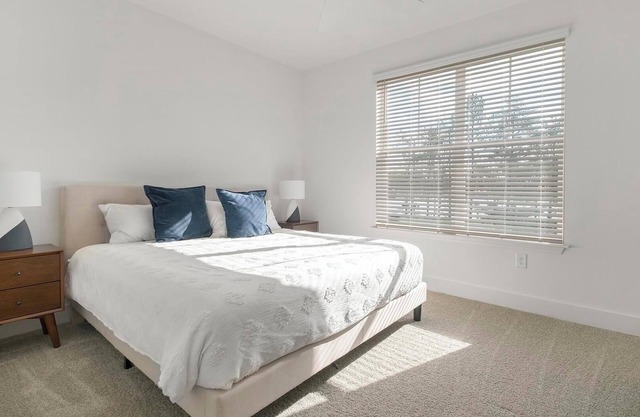 Landing | Beautiful 1BD, Pool, Clubhouse