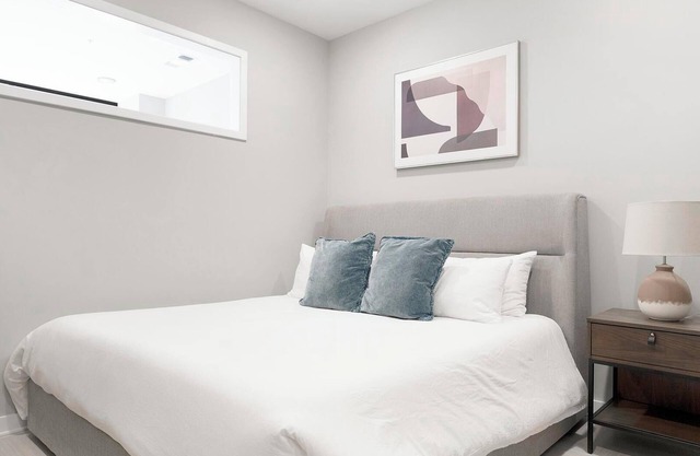 Landing | Beautiful 1BD in Fountain Heights